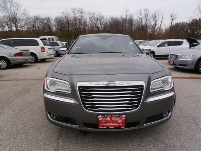 Chrysler 300C 2011 photo 1