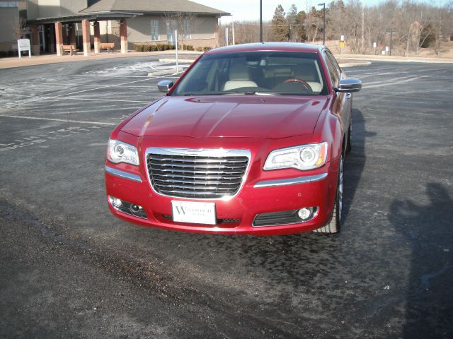 Chrysler 300C 2011 photo 1