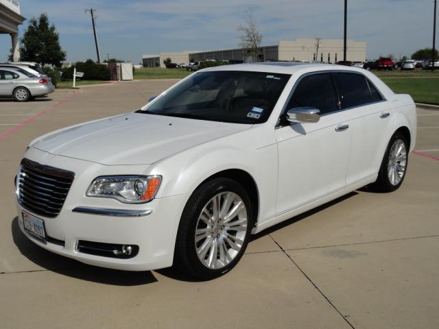 Chrysler 300C Base Unspecified