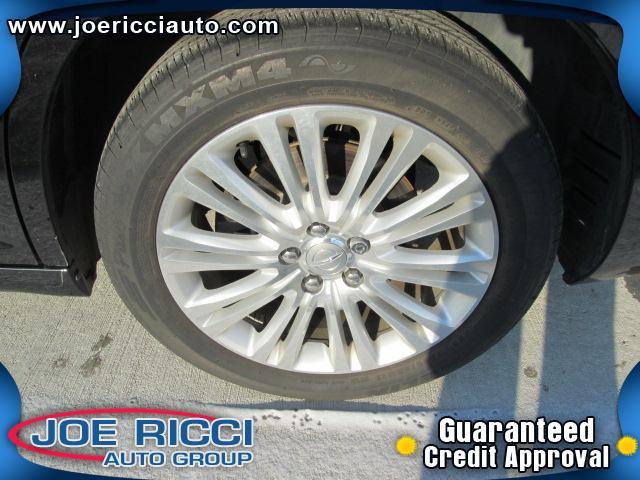 Chrysler 300C 2011 photo 1