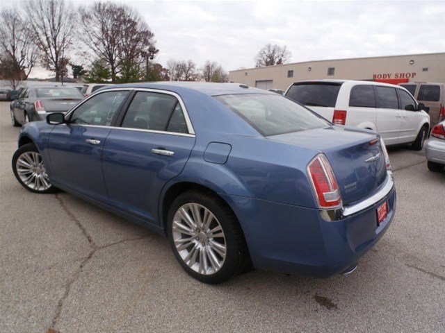 Chrysler 300C 2011 photo 5