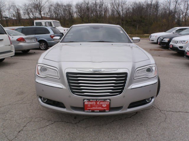 Chrysler 300C 2011 photo 1