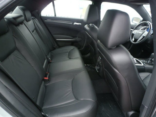 Chrysler 300C 2011 photo 4
