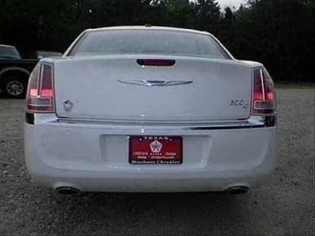 Chrysler 300C 2011 photo 4