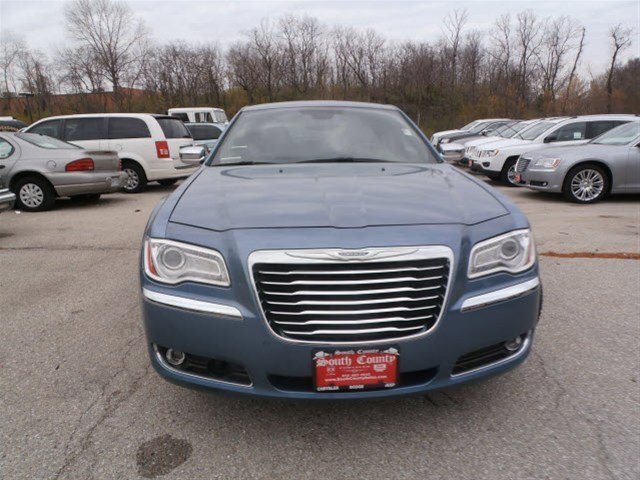 Chrysler 300C 2011 photo 1