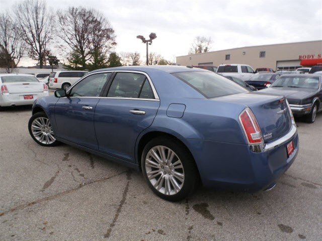 Chrysler 300C 2011 photo 5