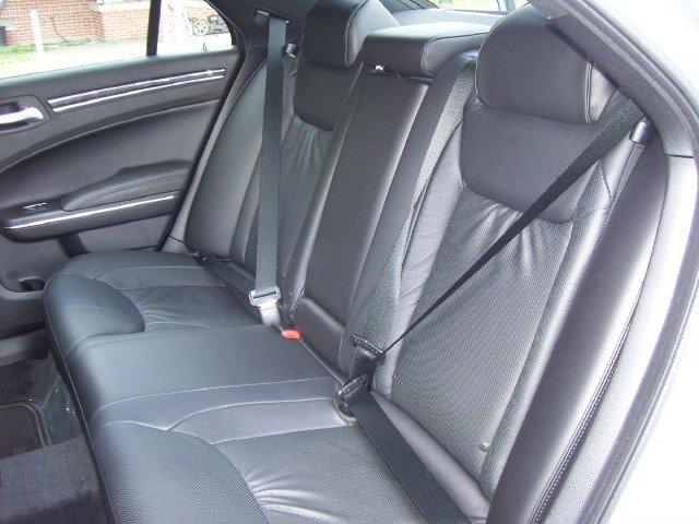 Chrysler 300C 2011 photo 1