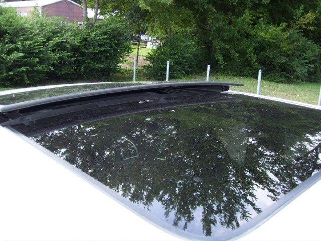 Chrysler 300C 2011 photo 2