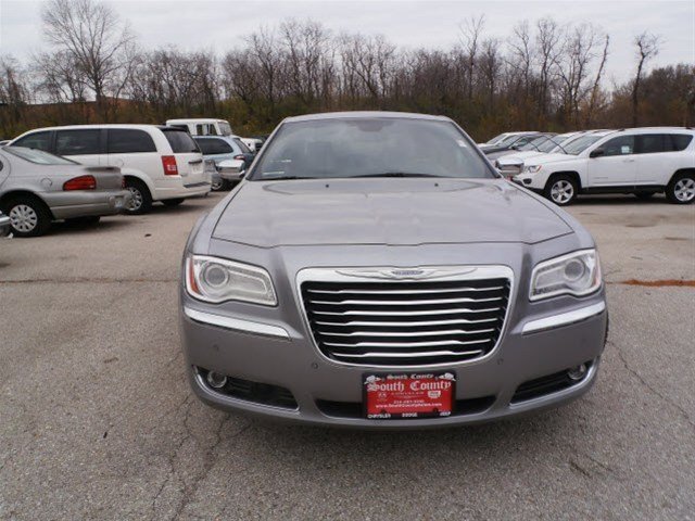 Chrysler 300C 2011 photo 1