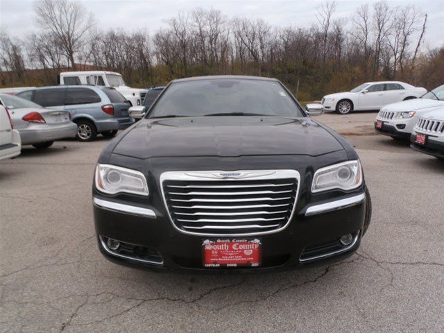Chrysler 300C 2011 photo 1