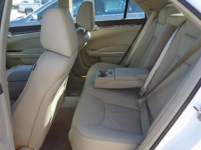 Chrysler 300C 2011 photo 2