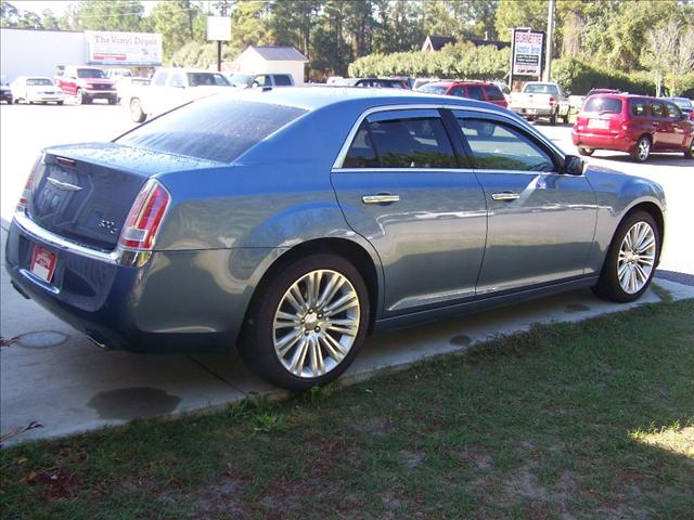 Chrysler 300C 2011 photo 4