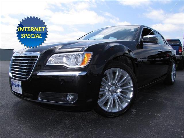 Chrysler 300C 4WD Reg Cab 140.5 SLT Sedan