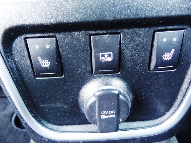 Chrysler 300C 2012 photo 11