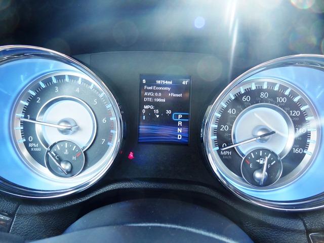 Chrysler 300C 2012 photo 19