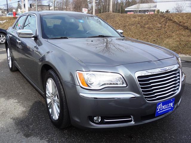 Chrysler 300C 2012 photo 28