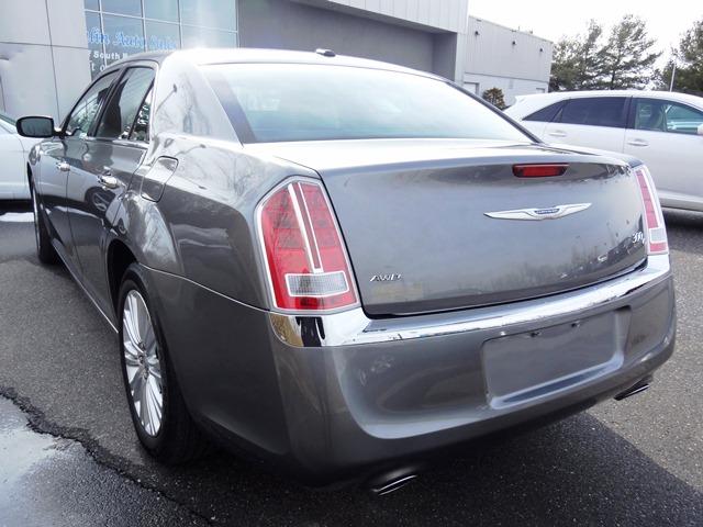 Chrysler 300C 2012 photo 29