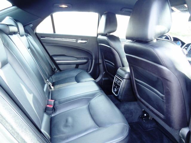 Chrysler 300C 2012 photo 8