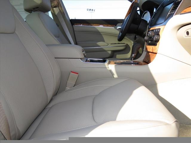 Chrysler 300C 2012 photo 4