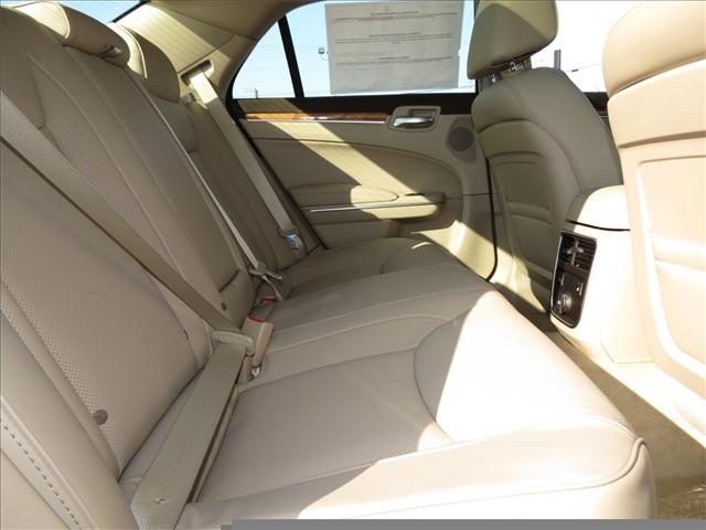 Chrysler 300C 2012 photo 5