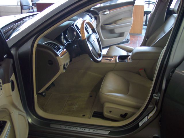 Chrysler 300C 2dr I4 Auto EX-L PZEV Sedan