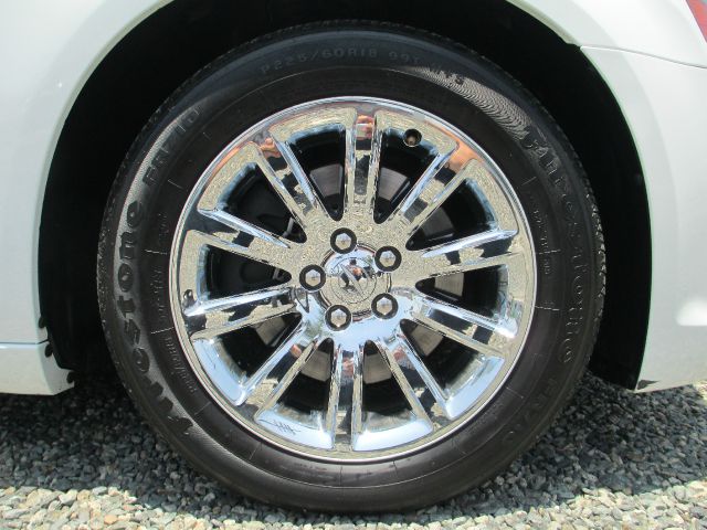 Chrysler 300C 2012 photo 1