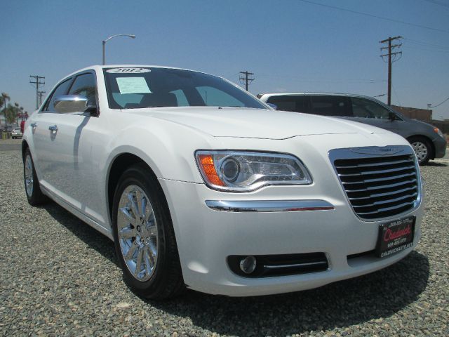 Chrysler 300C 2012 photo 7