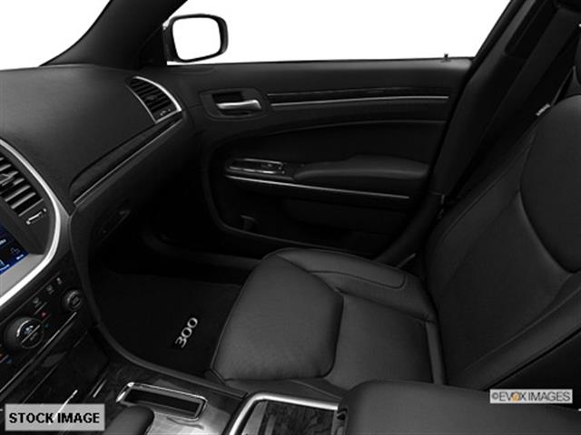 Chrysler 300C 2013 photo 1