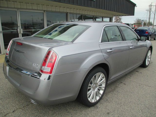 Chrysler 300C 2014 photo 3