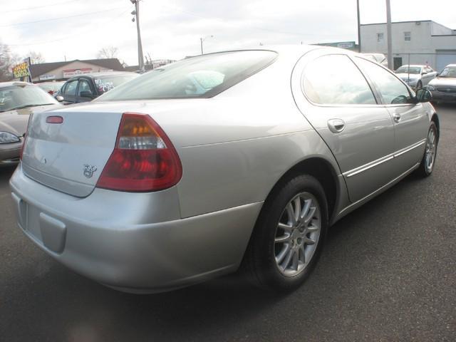 Chrysler 300M 2002 photo 2