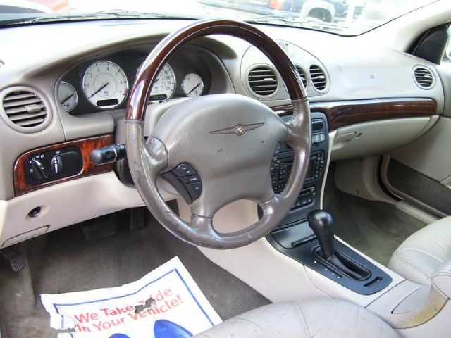 Chrysler 300M 2004 photo 2