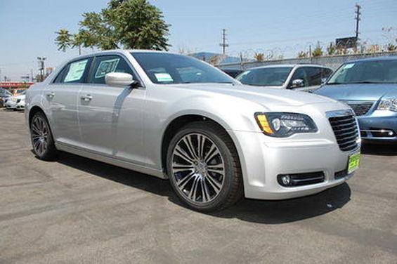 Chrysler 300S LT 4X4 Extra NICE MUST SEE Sedan