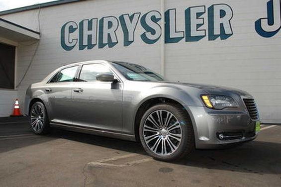 Chrysler 300S 2012 photo 4