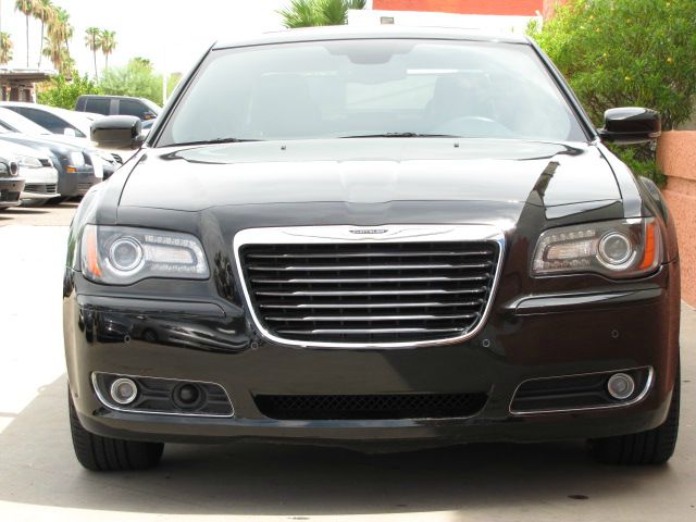 Chrysler 300S LT 4X4 Extra NICE MUST SEE Sedan