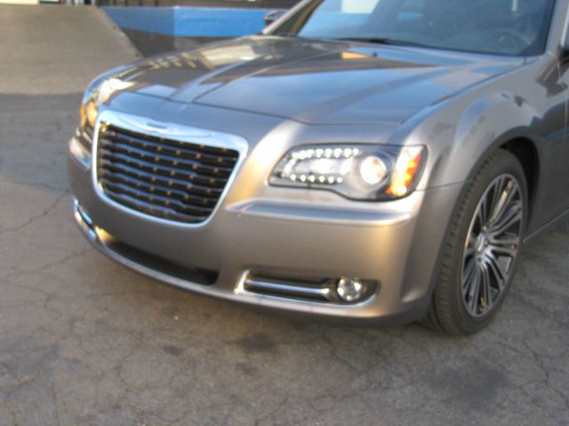 Chrysler 300S 2012 photo 2