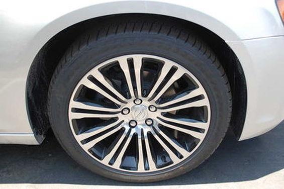 Chrysler 300S 2012 photo 3