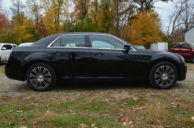 Chrysler 300S 2012 photo 2