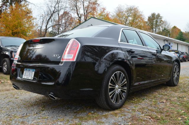 Chrysler 300S 2012 photo 4