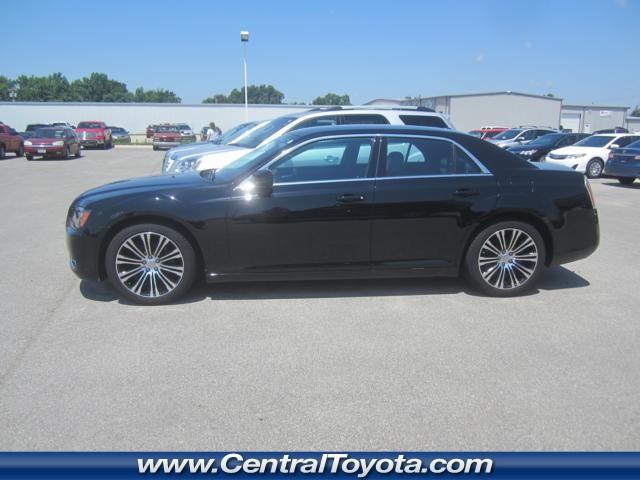 Chrysler 300S 2013 photo 4