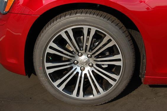 Chrysler 300S 2013 photo 1