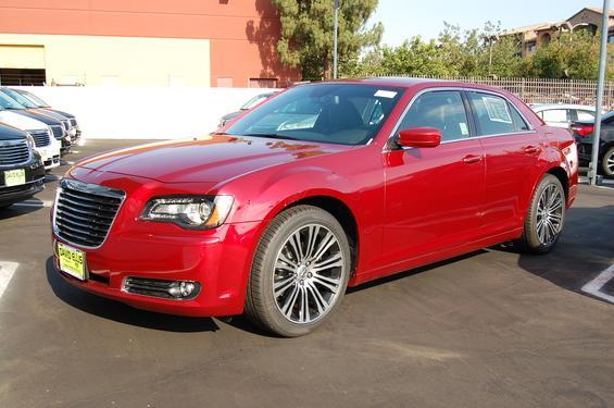 Chrysler 300S 2013 photo 2