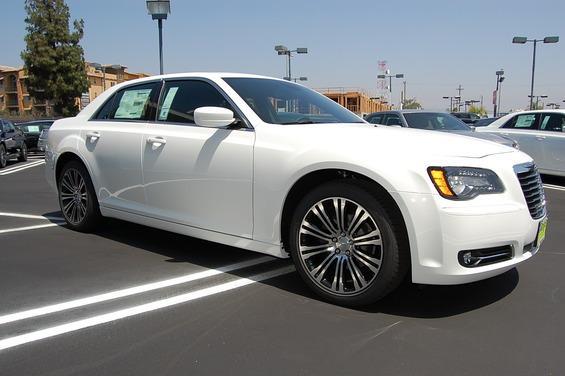 Chrysler 300S 2013 photo 2