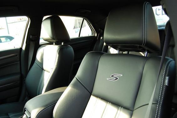 Chrysler 300S 2013 photo 1