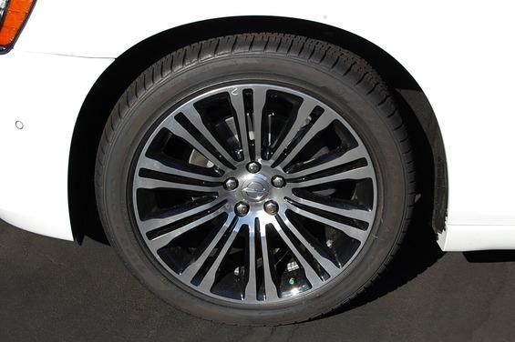 Chrysler 300S 2013 photo 1