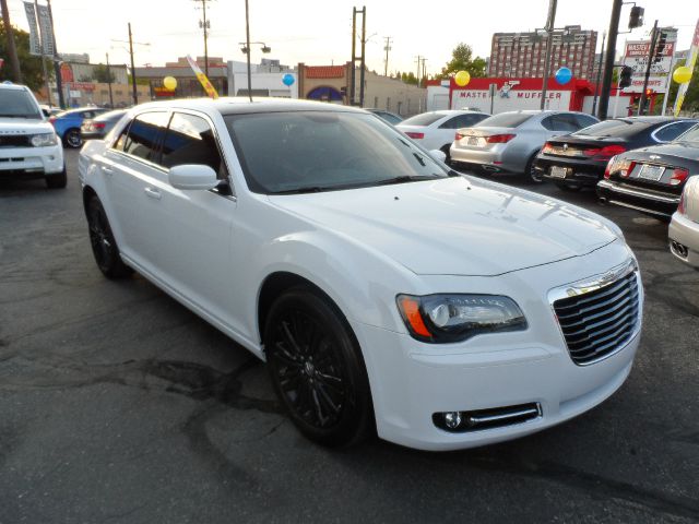 Chrysler 300S 2013 photo 1