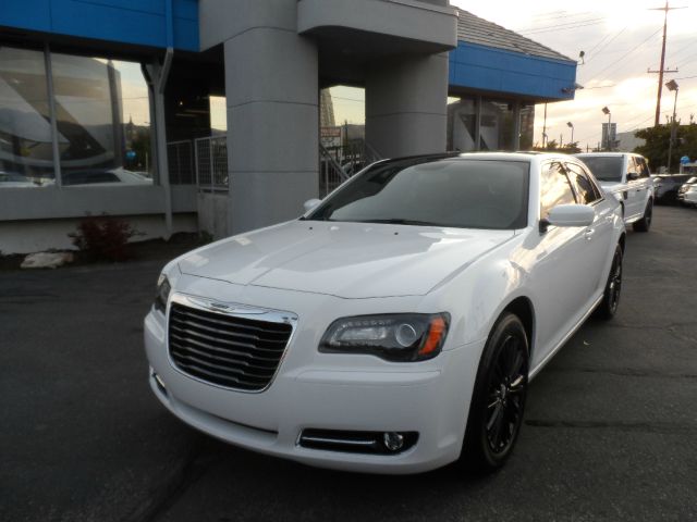 Chrysler 300S 2013 photo 2