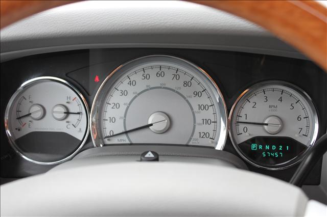 Chrysler Aspen 2007 photo 2