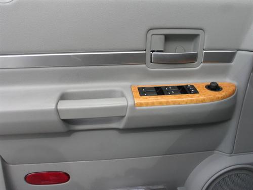 Chrysler Aspen 2007 photo 2