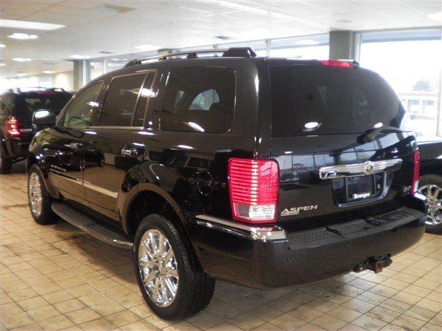 Chrysler Aspen 2007 photo 2