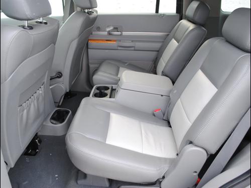 Chrysler Aspen 2007 photo 4